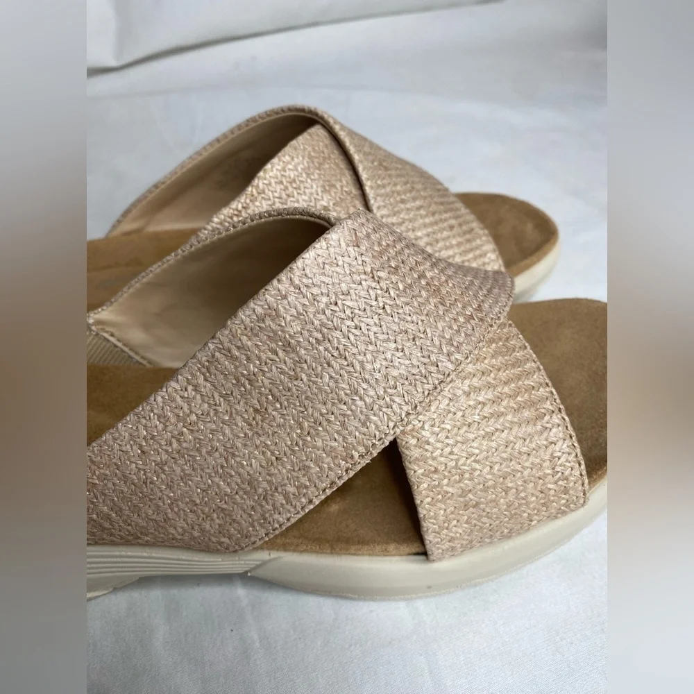 Easy Spirit Womens Taite Light Natural Slide Sandal 7W